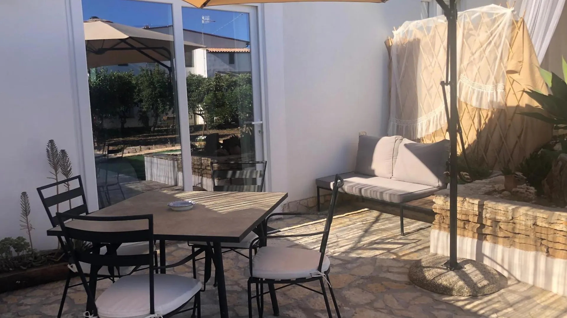 Jess & Joe'S Hotel Castelvetrano 0*,  Italy